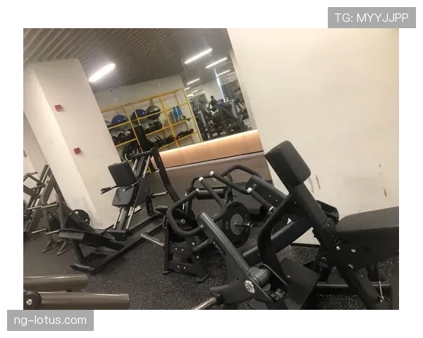 赵雅淇这训练强度，凌晨四点健身房打卡是认真的？